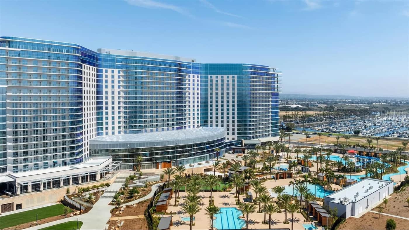 Event Venue &amp; Convention Center Roofing
